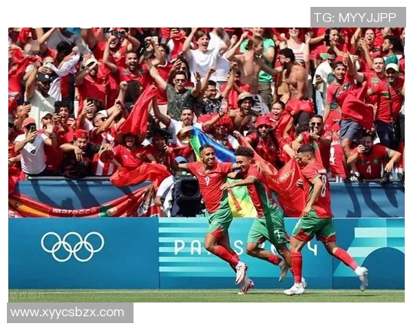 十大高估足球明星：球场光环下的真实与虚幻