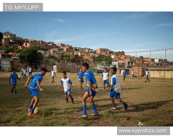复古足球风潮回归球星经典时刻重现绿茵场